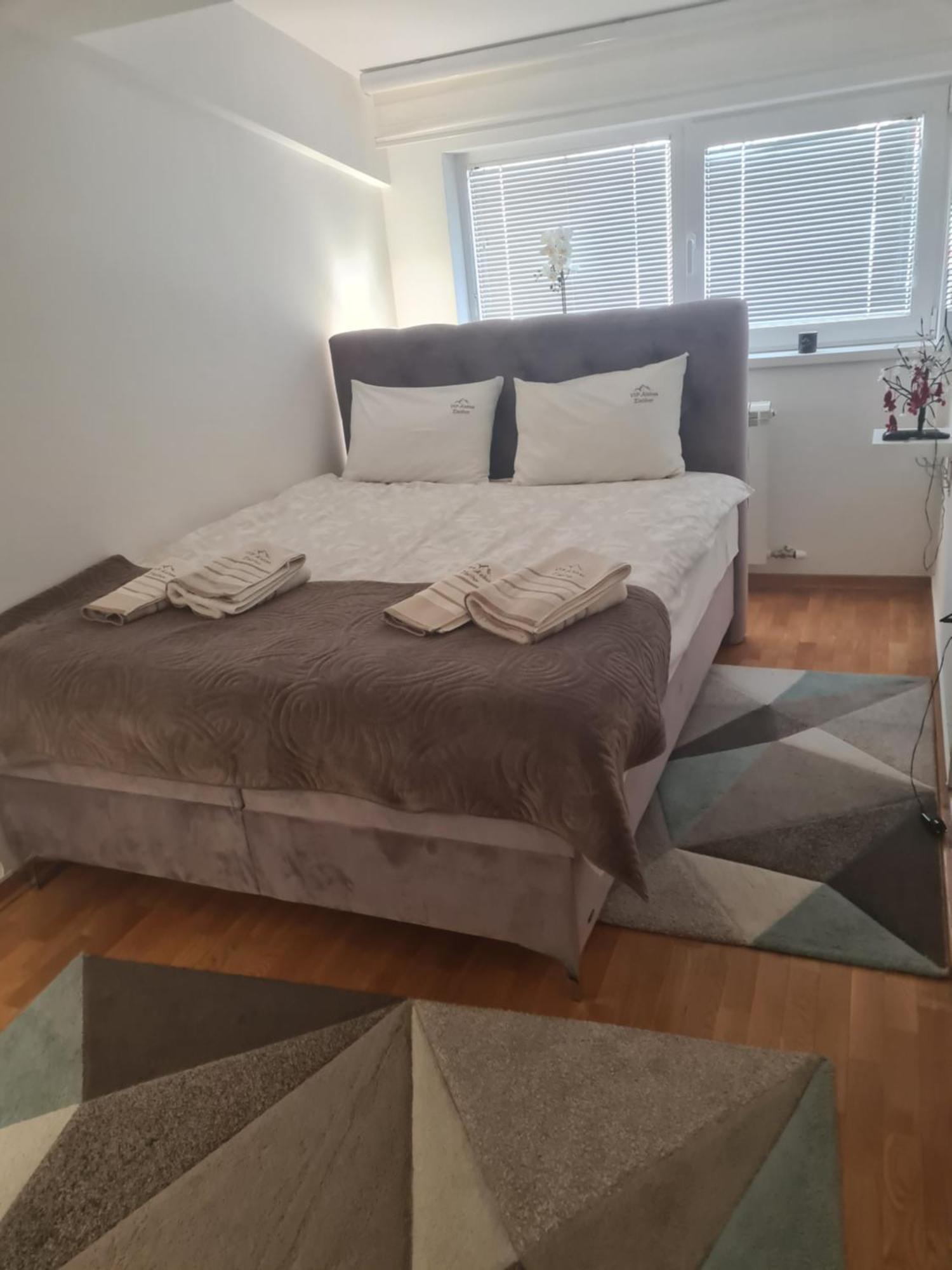 Vip Aleksa Centar *